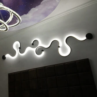 Applique Murale Moderne À Led Incurvée En Aluminium En Forme De Serpent À 1 Lumière