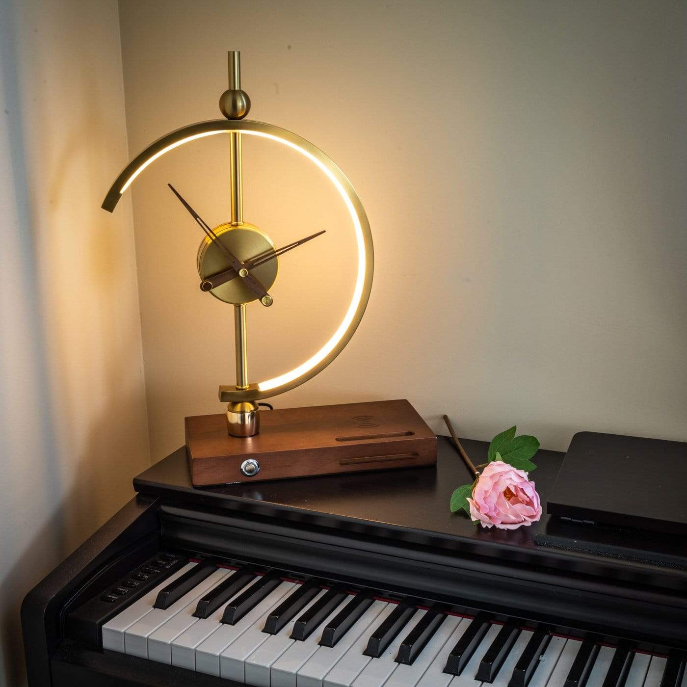 NagoyaLight - Lampe-horloge Et Chargeur De Luxe