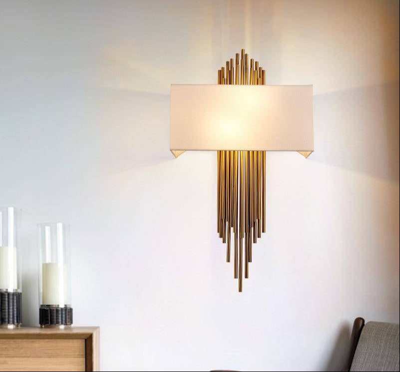 Applique Murale Design À Led Dorée Avec Abat-Jour Blanc